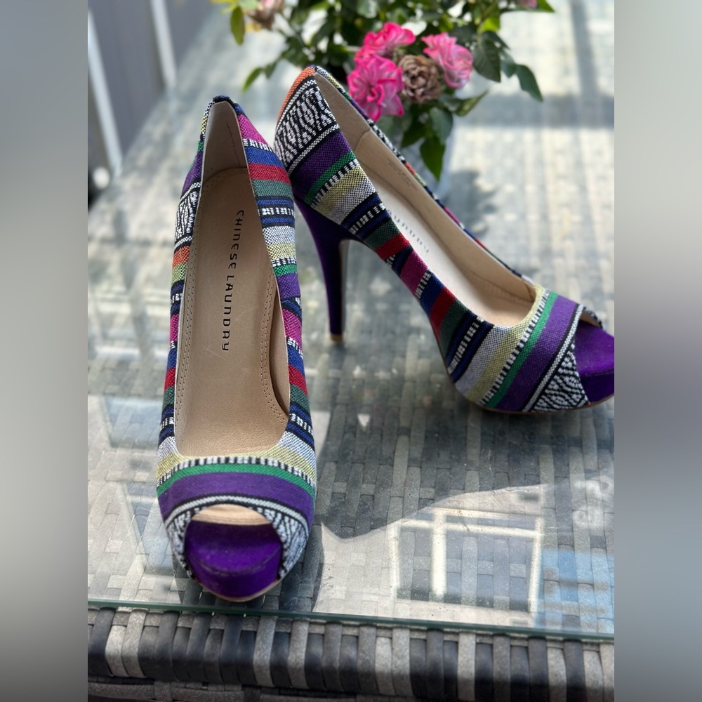 Chinese laundry peep toe pumps